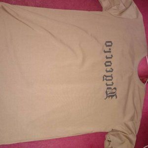 Loose sleeveless T-shirt